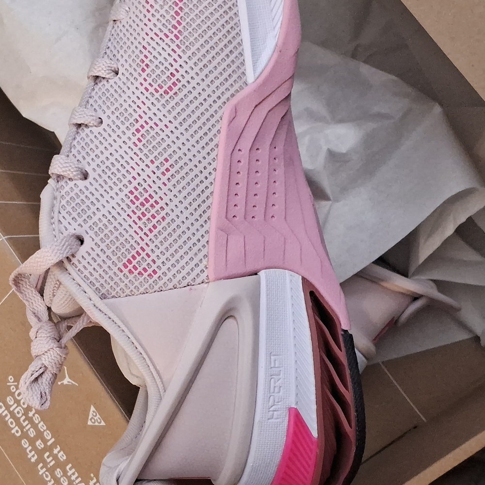 Nike Women's Pink and White Athletic Shoes/Metcon 8 FLYEASE🎉🎉🎉🎉 - Picture 4 of 7